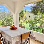 Casa Flores Feriehus Tertenìa